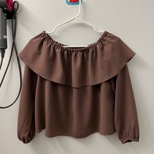 Flattering top from aritzia